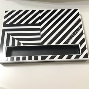 Estée Lauder eyeshadow palette